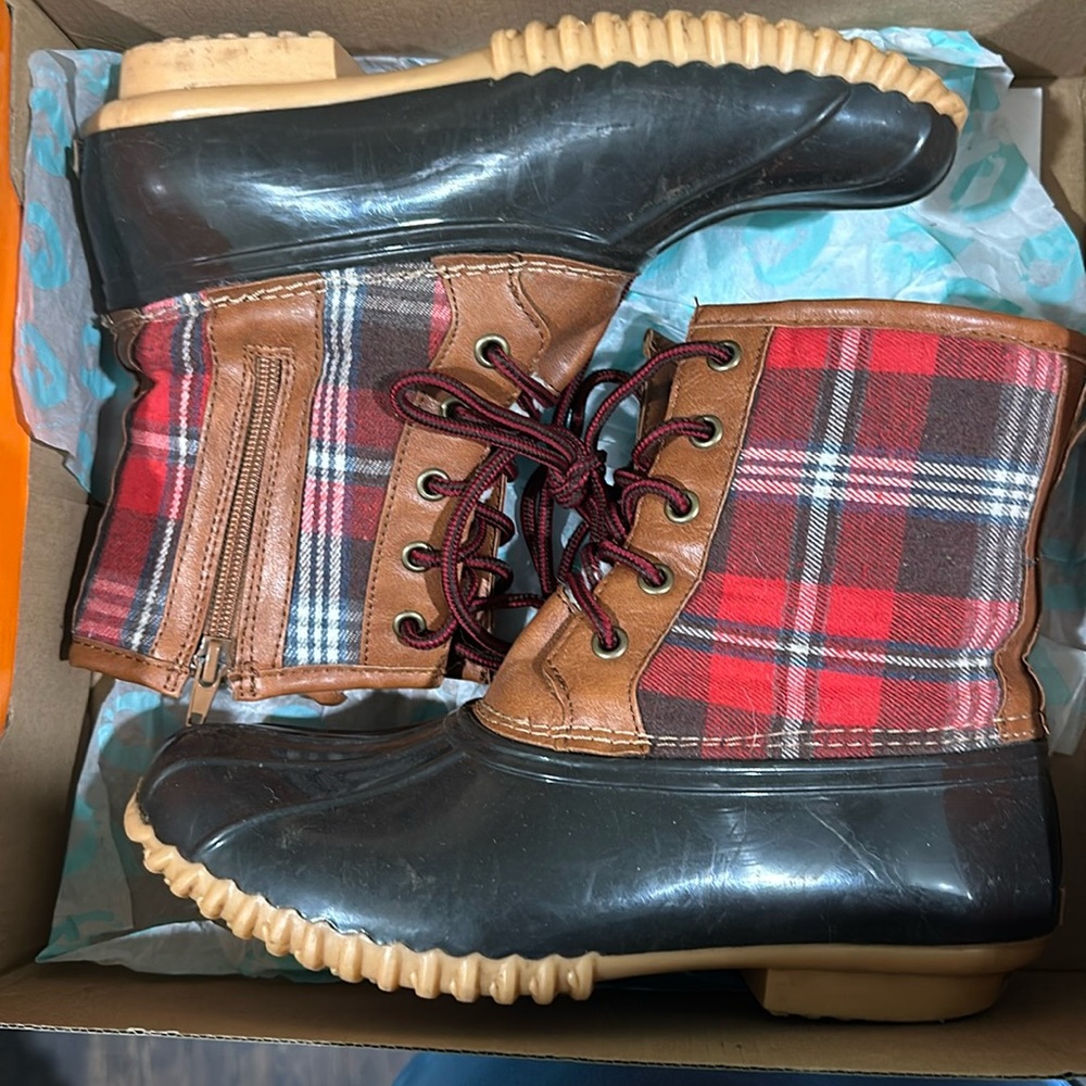 Women’s Waterproof Duck Boots